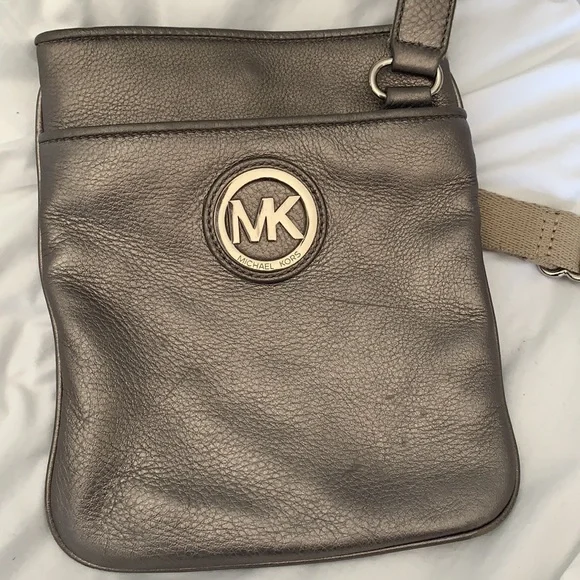 Michael Kors Crossbody Purse - Picture 5 of 8